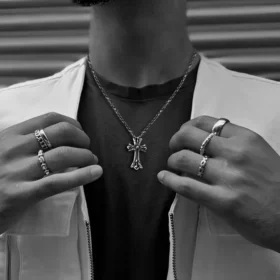 Petit pendentif double croix